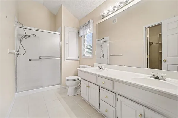 $359,900 | 6035 Northwest 79th Street, Kansas City, MO 64151