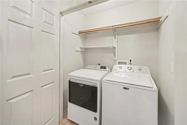 $359,900 | 6035 Northwest 79th Street, Kansas City, MO 64151