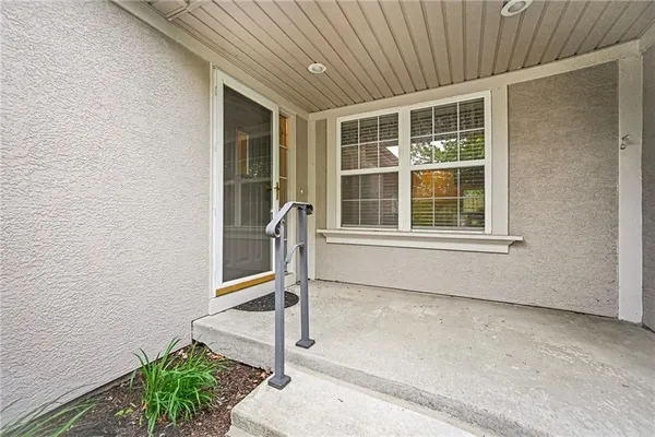 $359,900 | 6035 Northwest 79th Street, Kansas City, MO 64151