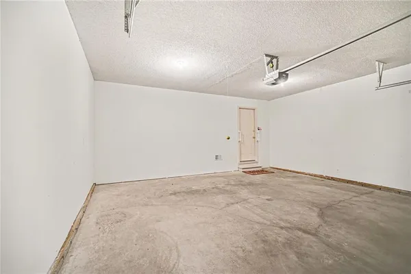 $359,900 | 6035 Northwest 79th Street, Kansas City, MO 64151