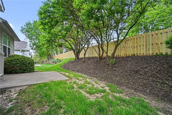 $359,900 | 6035 Northwest 79th Street, Kansas City, MO 64151