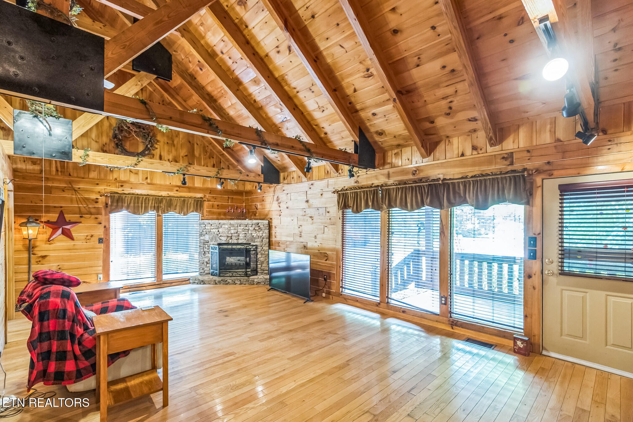 3045 Coon Hunter Lodge Road Jamestown, TN 38556 - Photo 7 of 30