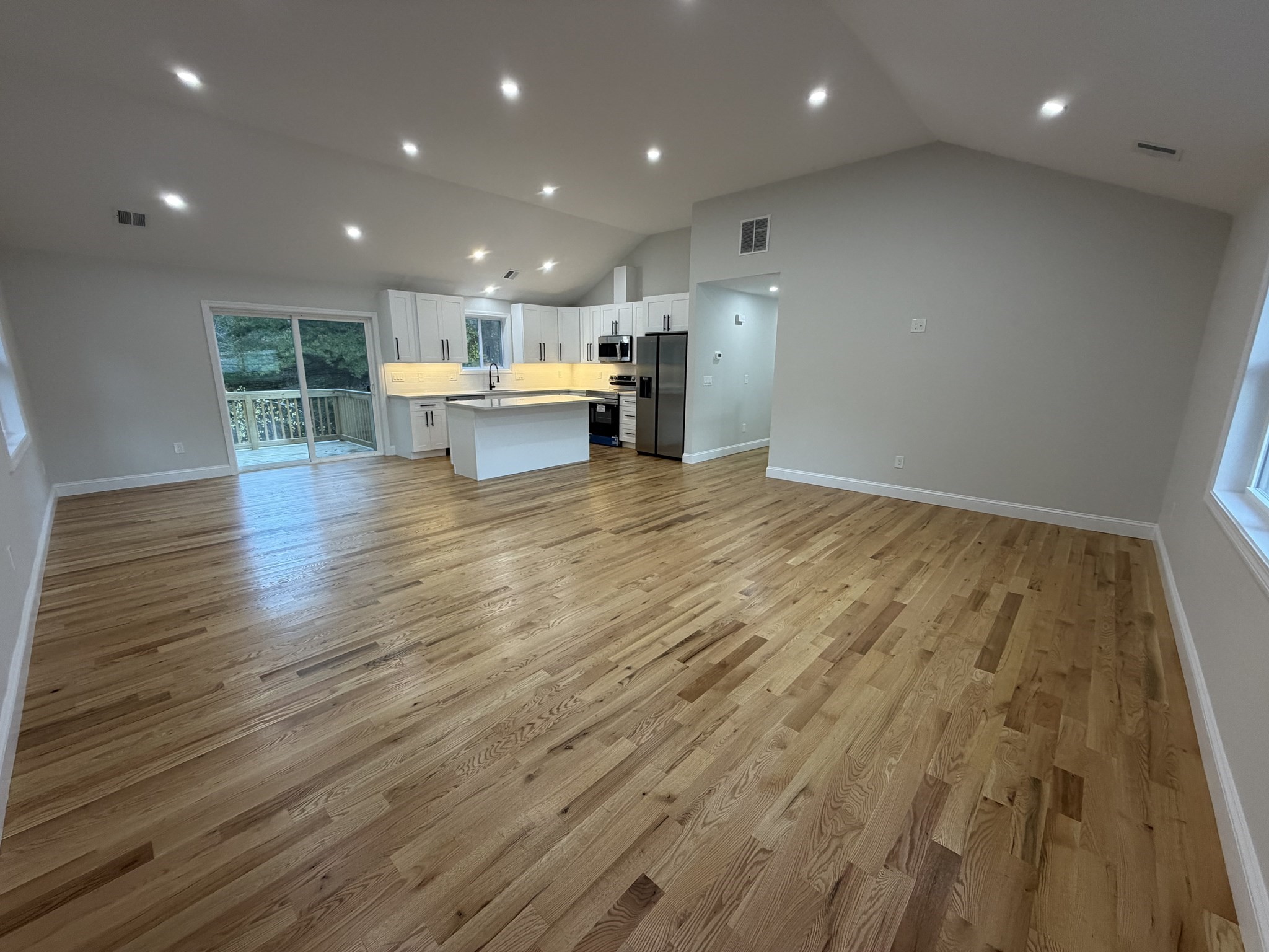 190 Southbridge Road Dudley, MA 01571 - Photo 4 of 33 Gallery Image 4
