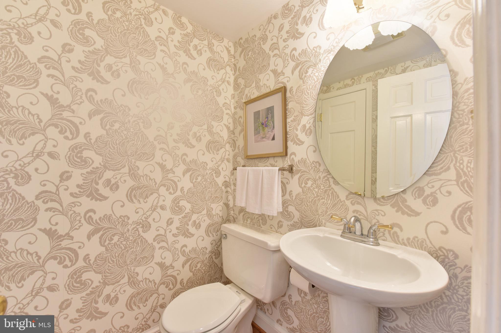1609 Stonebridge Road Alexandria, VA 22304 - Photo 26 of 53 Main level half bathroom