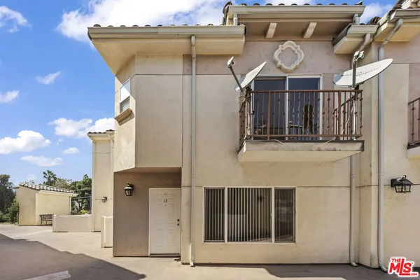 $3,300 | 12375 Osborne Place, Unit 13, Pacoima, CA 91331