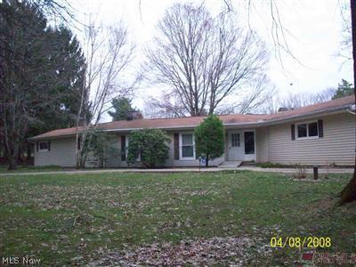 2710 Walnut Ridge Road Akron, OH 44333 - Photo 2 of 8