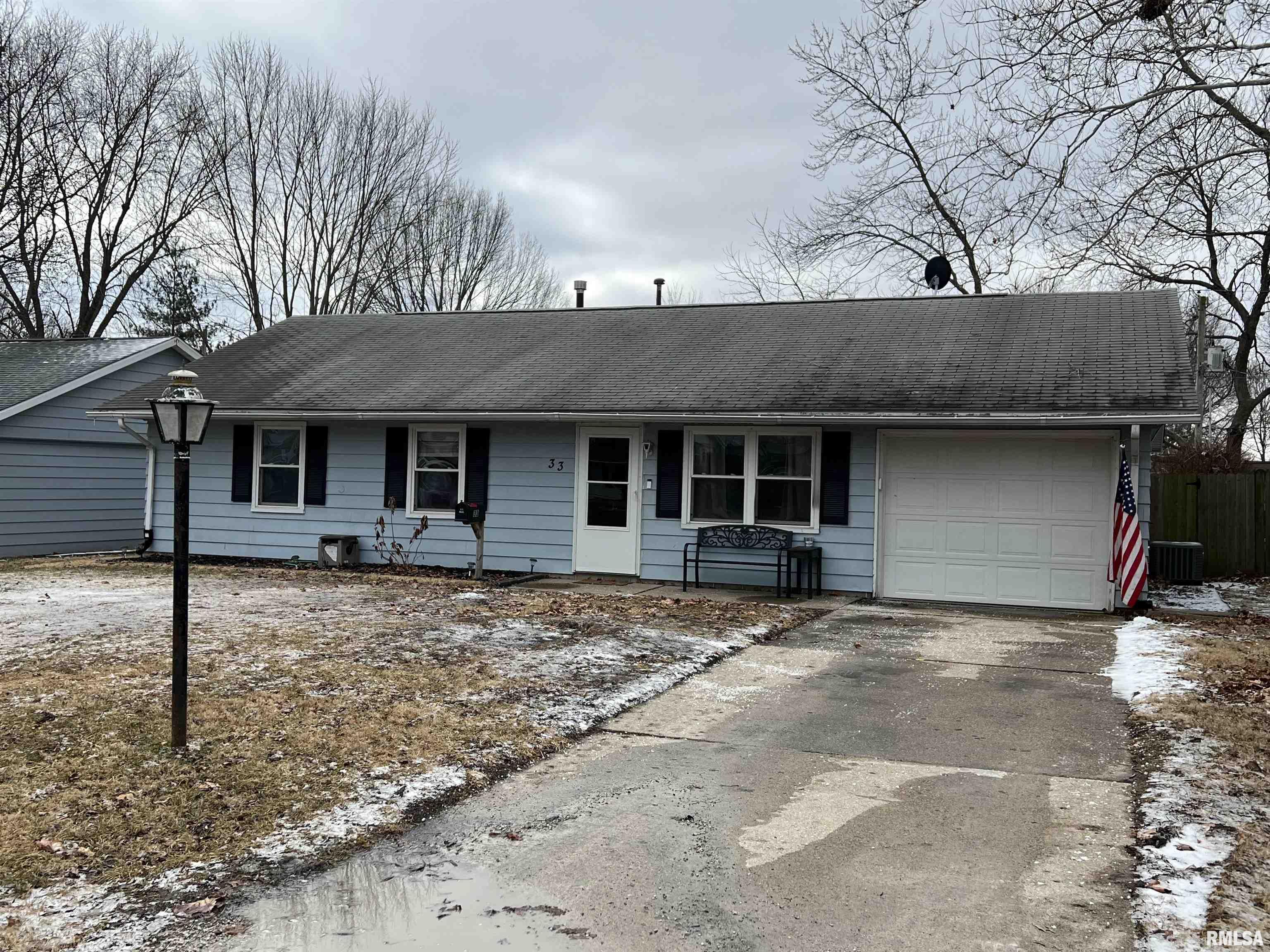 33 Westminster Road Chatham, IL 62629 - Photo 1 of 45 Gallery Image 1