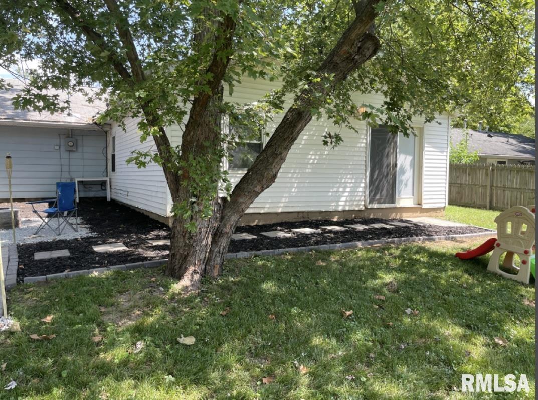 33 Westminster Road Chatham, IL 62629 - Photo 3 of 45 Gallery Image 3
