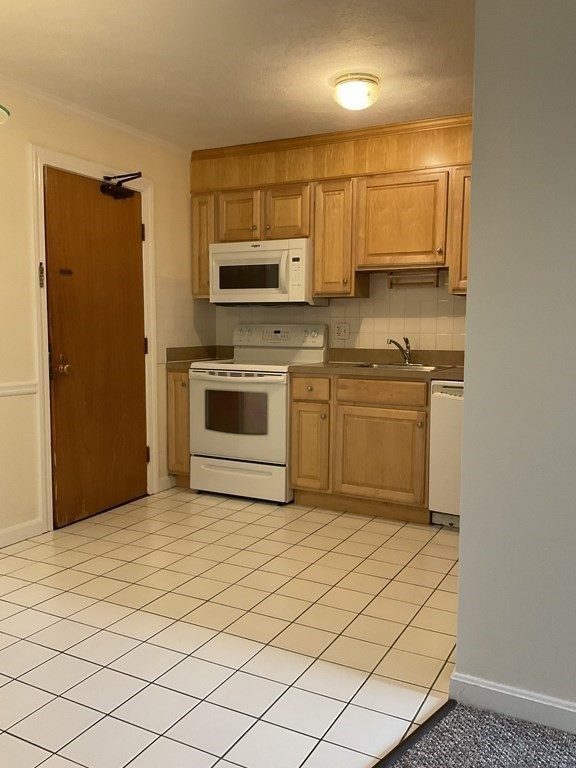 23 Davis Road, Unit A14 Acton, MA 01720 - Photo 3 of 9 Gallery Image 3