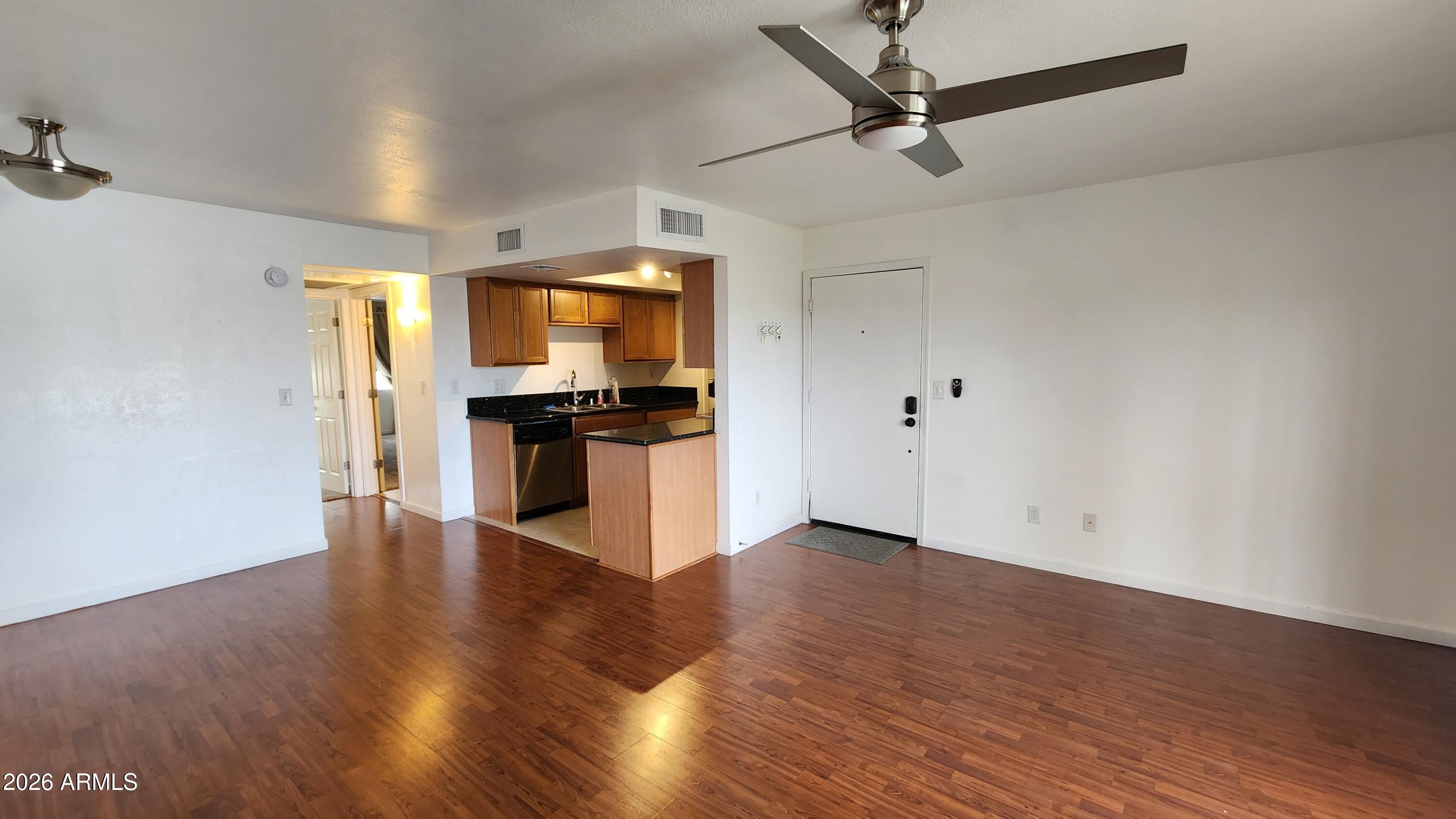 740 West Elm Street, Unit 264 Phoenix, AZ 85013 - Photo 11 of 19 20260123_104006(1)