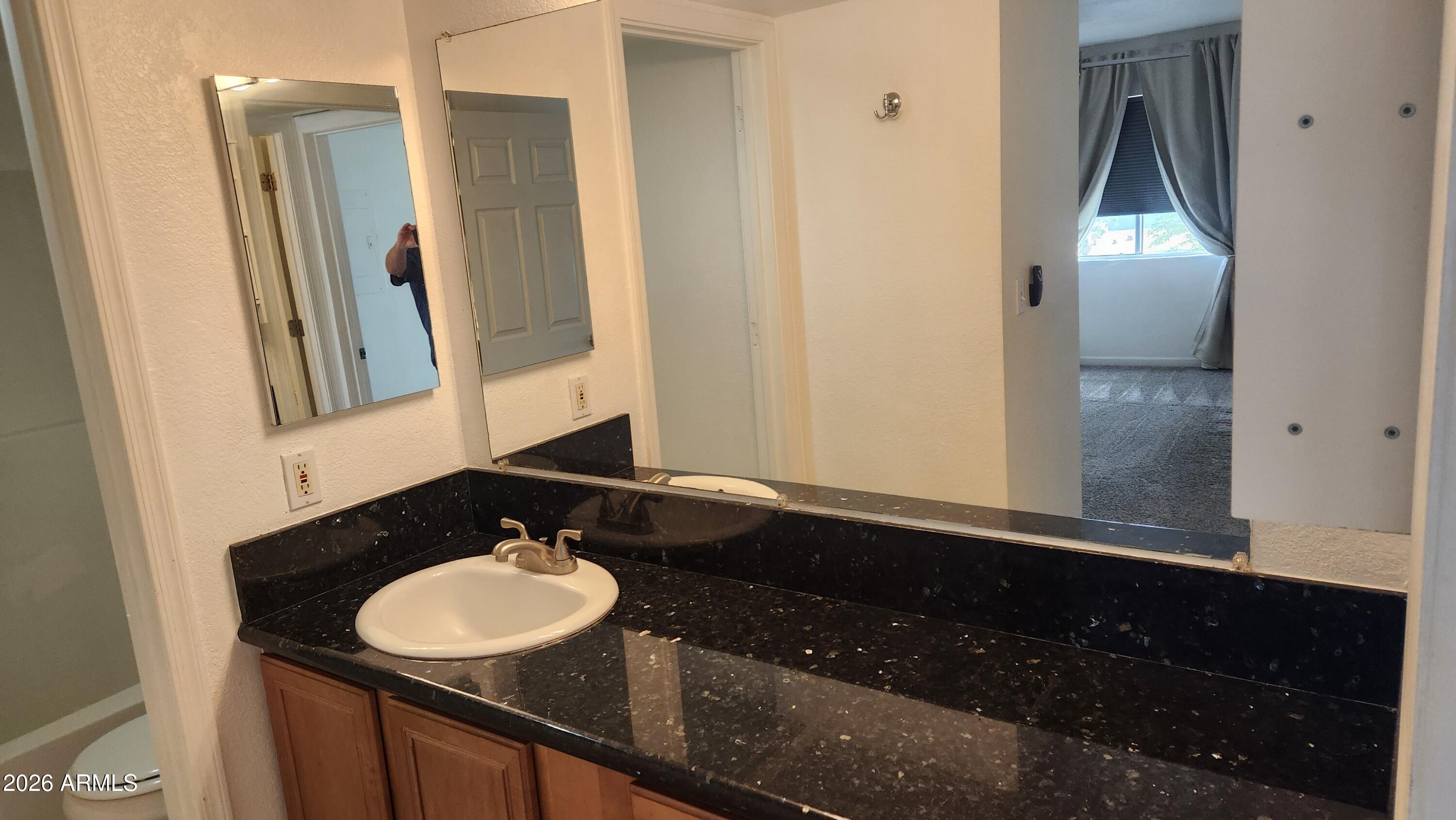 740 West Elm Street, Unit 264 Phoenix, AZ 85013 - Photo 14 of 19 20260123_103723