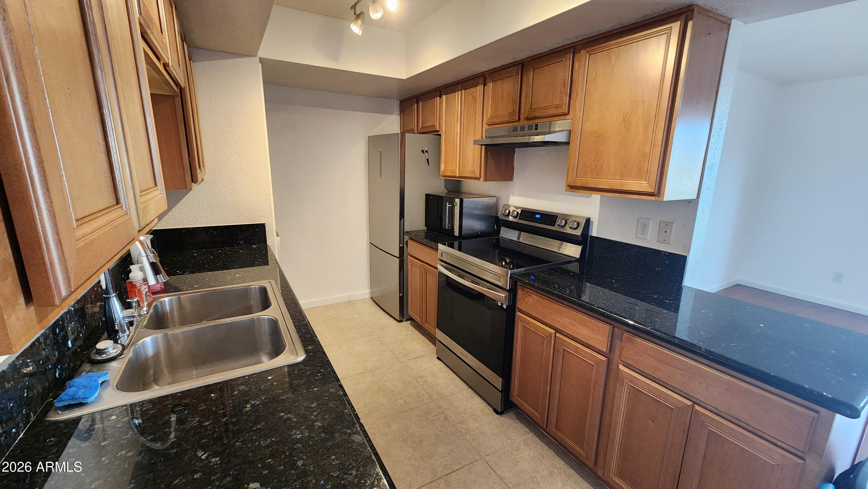 740 West Elm Street, Unit 264 Phoenix, AZ 85013 - Photo 10 of 19 20260123_103852