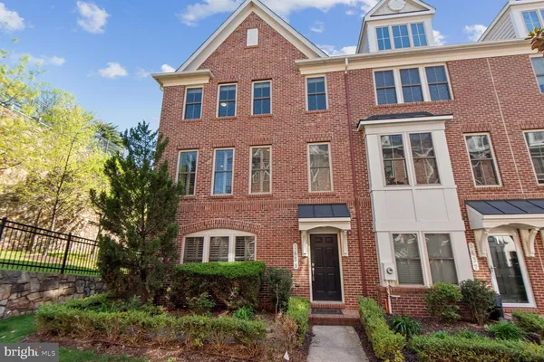 $4,600 | 3439 South Kemper Road, Arlington, VA 22206
