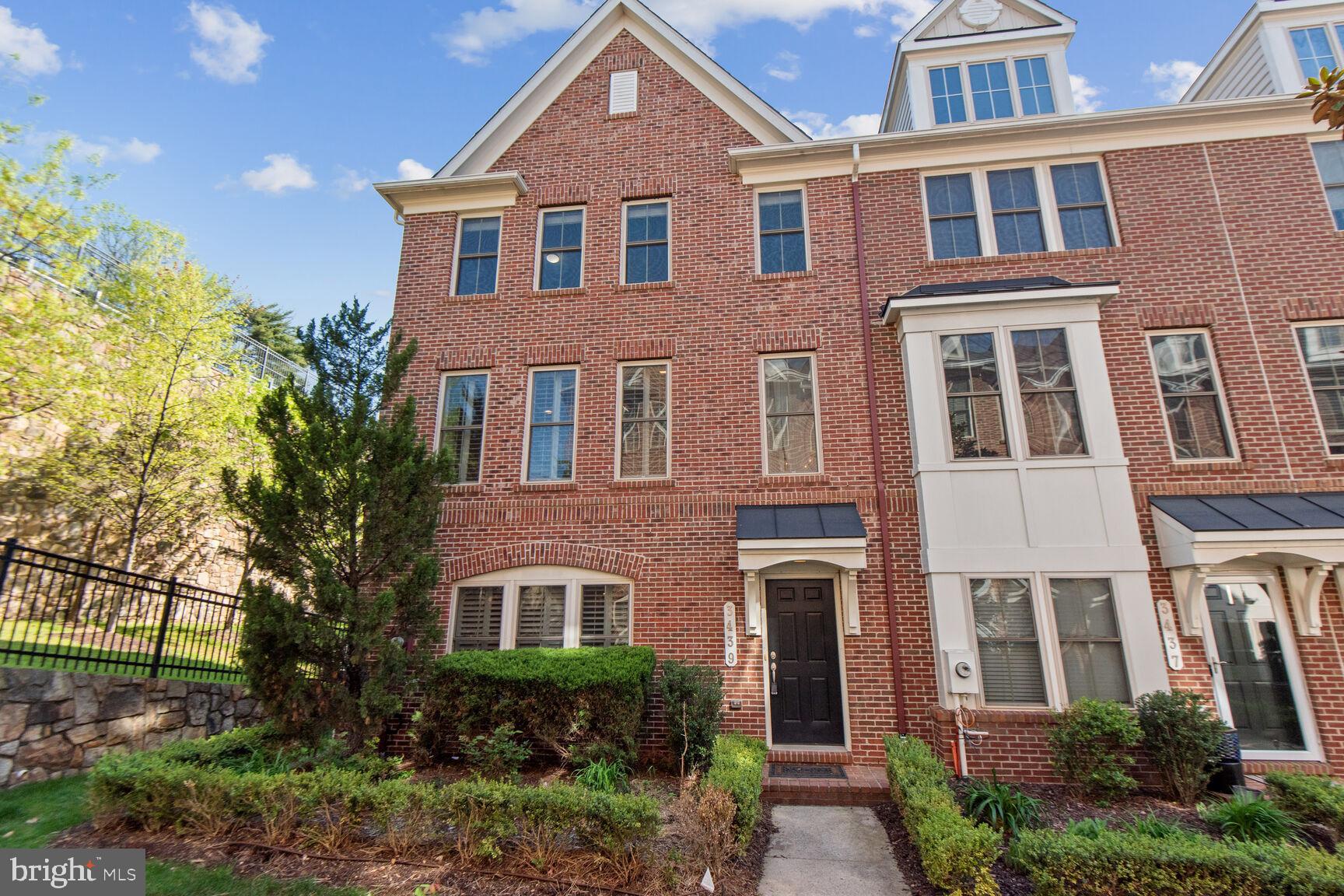 3439 South Kemper Road Arlington, VA 22206 - Photo 1 of 40