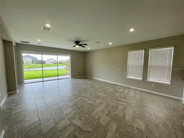 $2,600 | 5929 Oakhaven Lane, Palmetto, FL 34221