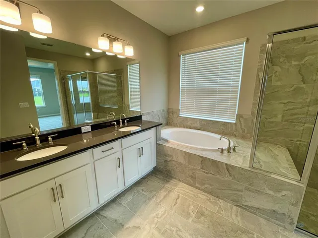 $2,600 | 5929 Oakhaven Lane, Palmetto, FL 34221