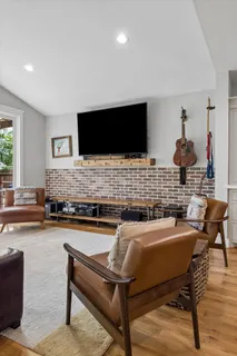 $995,000 | 729 Sue Barnett Drive, Houston, TX 77018