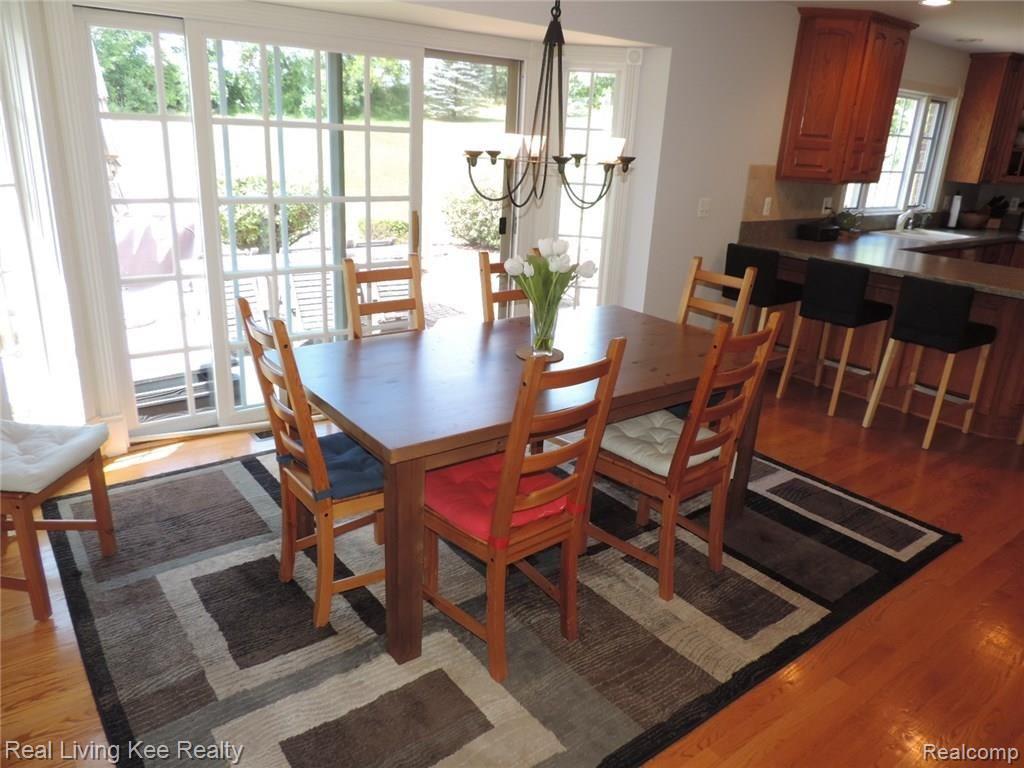 175 Addison Meadows Court Leonard, MI 48367 - Photo 14 of 33 Dining Area