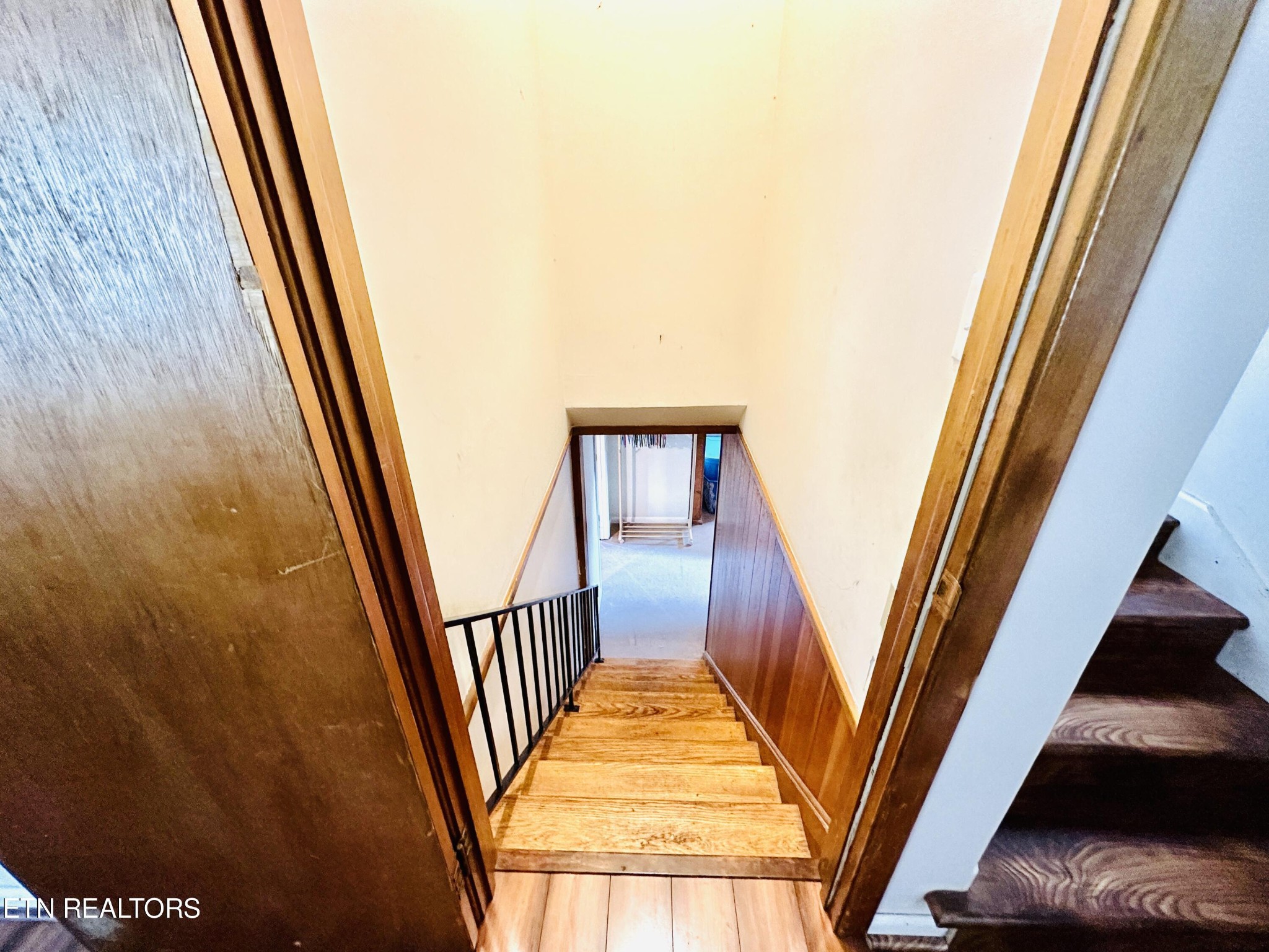 4428 Royalview Road Knoxville, TN 37921 - Photo 13 of 18 a view of an entryway