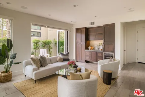 $2,850,000 | 12821 North Seaglass Circle, Playa Vista, CA 90094