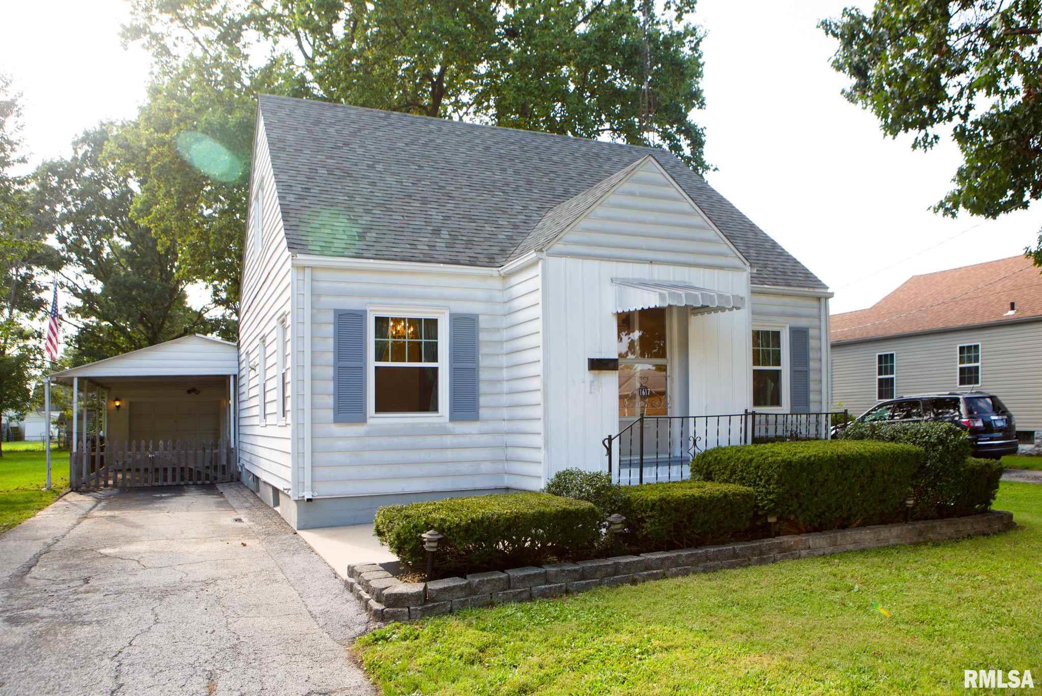 1617 North Stephens Avenue Springfield, IL 62702 - Photo 1 of 26