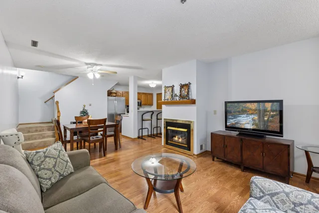 $245,000 | 2600 Lockwood Drive, Mendota Heights, MN 55120