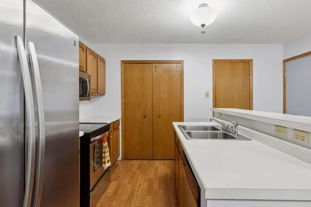 $245,000 | 2600 Lockwood Drive, Mendota Heights, MN 55120