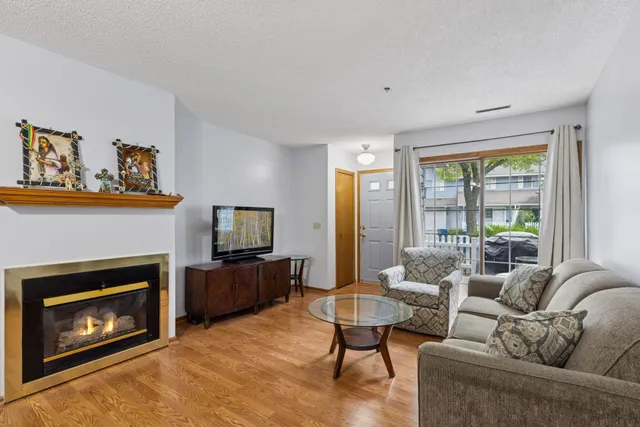 $245,000 | 2600 Lockwood Drive, Mendota Heights, MN 55120