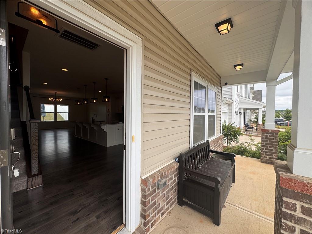 103 Centerpiece Drive High Point, NC 27265 - Photo 4 of 48