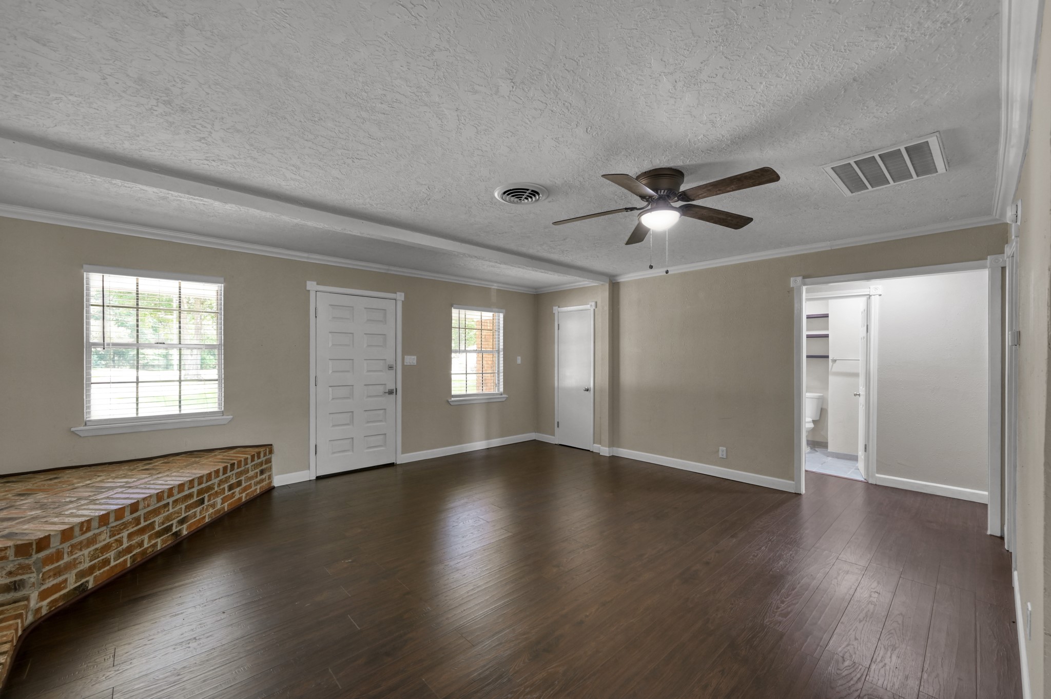 13544 Northshore Loop Conroe, TX 77304 - Photo 12 of 34