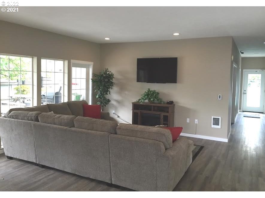 10620 Southwest Davies Road, Unit 17 Beaverton, OR 97008 - Photo 28 of 32 Gallery Image 28
