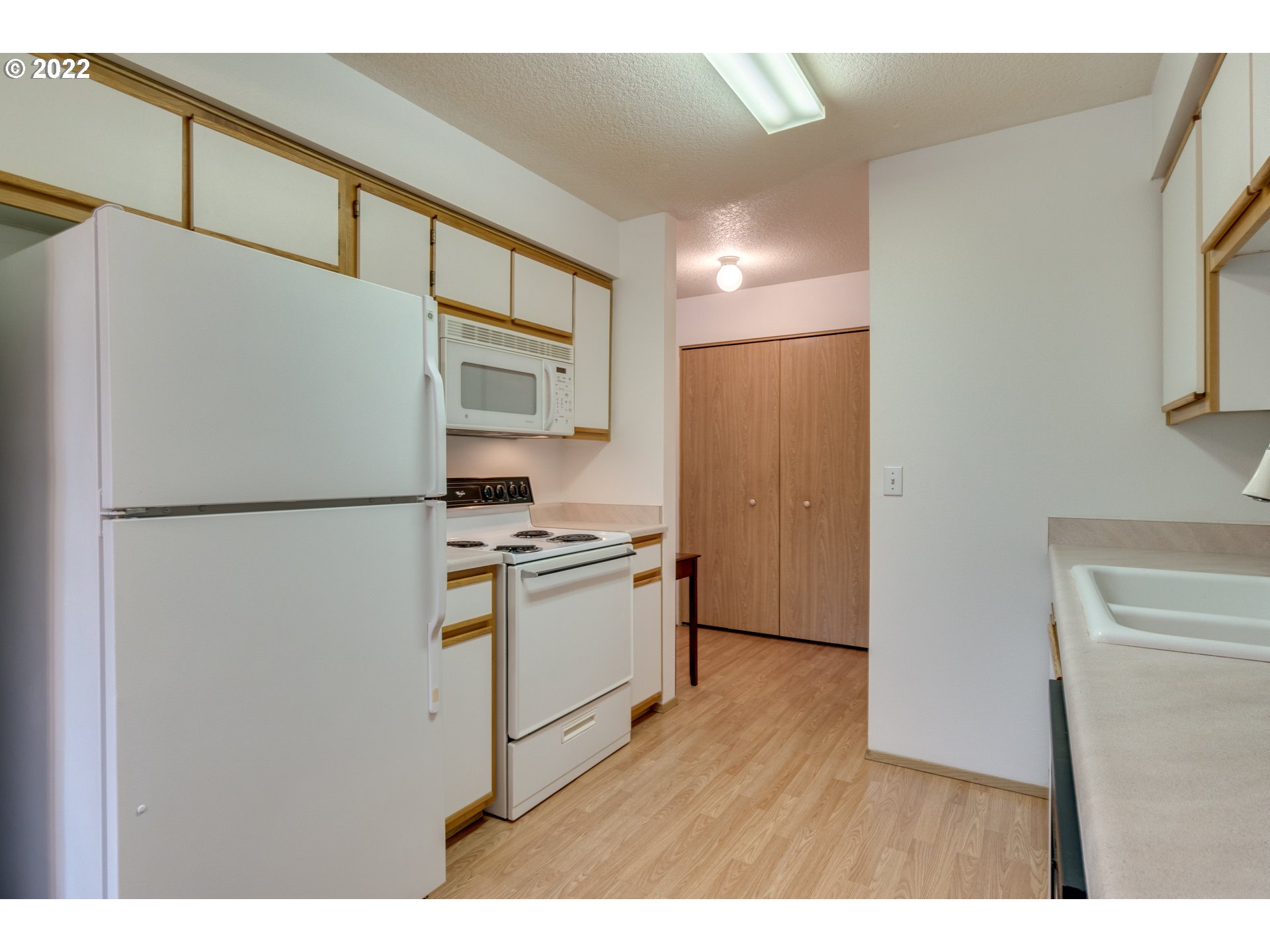 10620 Southwest Davies Road, Unit 17 Beaverton, OR 97008 - Photo 6 of 32 Gallery Image 6