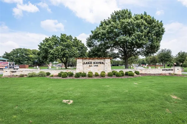 $750,000 | 108 Pawnee Trail, Lake Kiowa, TX 76240