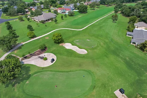 $750,000 | 108 Pawnee Trail, Lake Kiowa, TX 76240