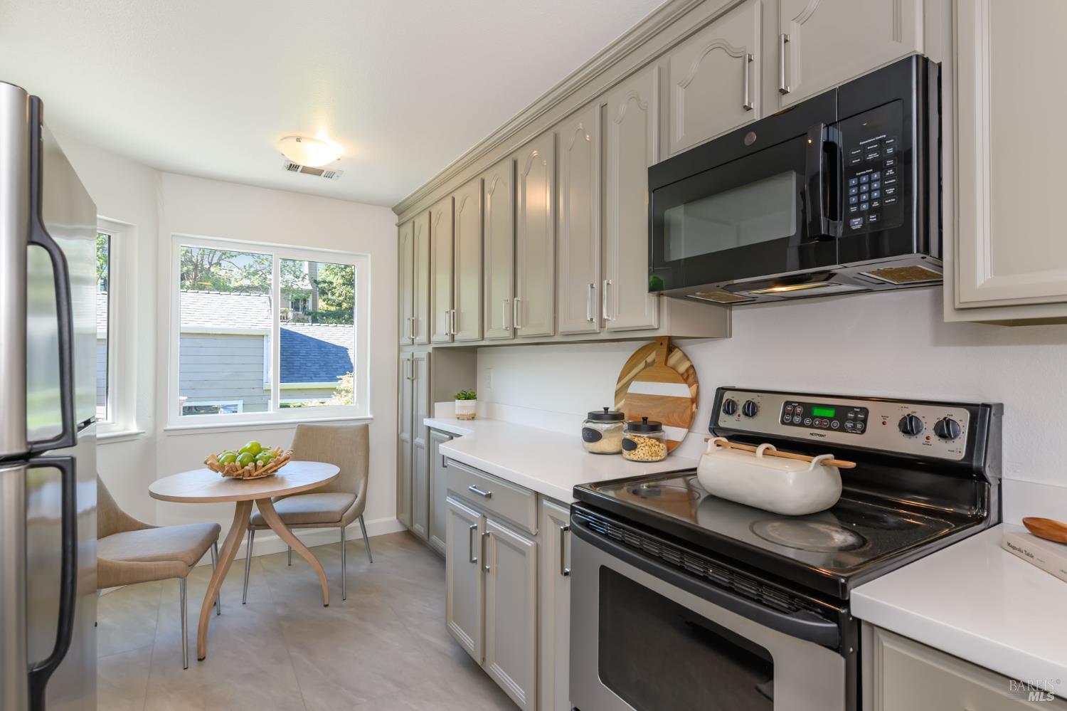 137 Koch Road Corte Madera, CA 94925 - Photo 9 of 24