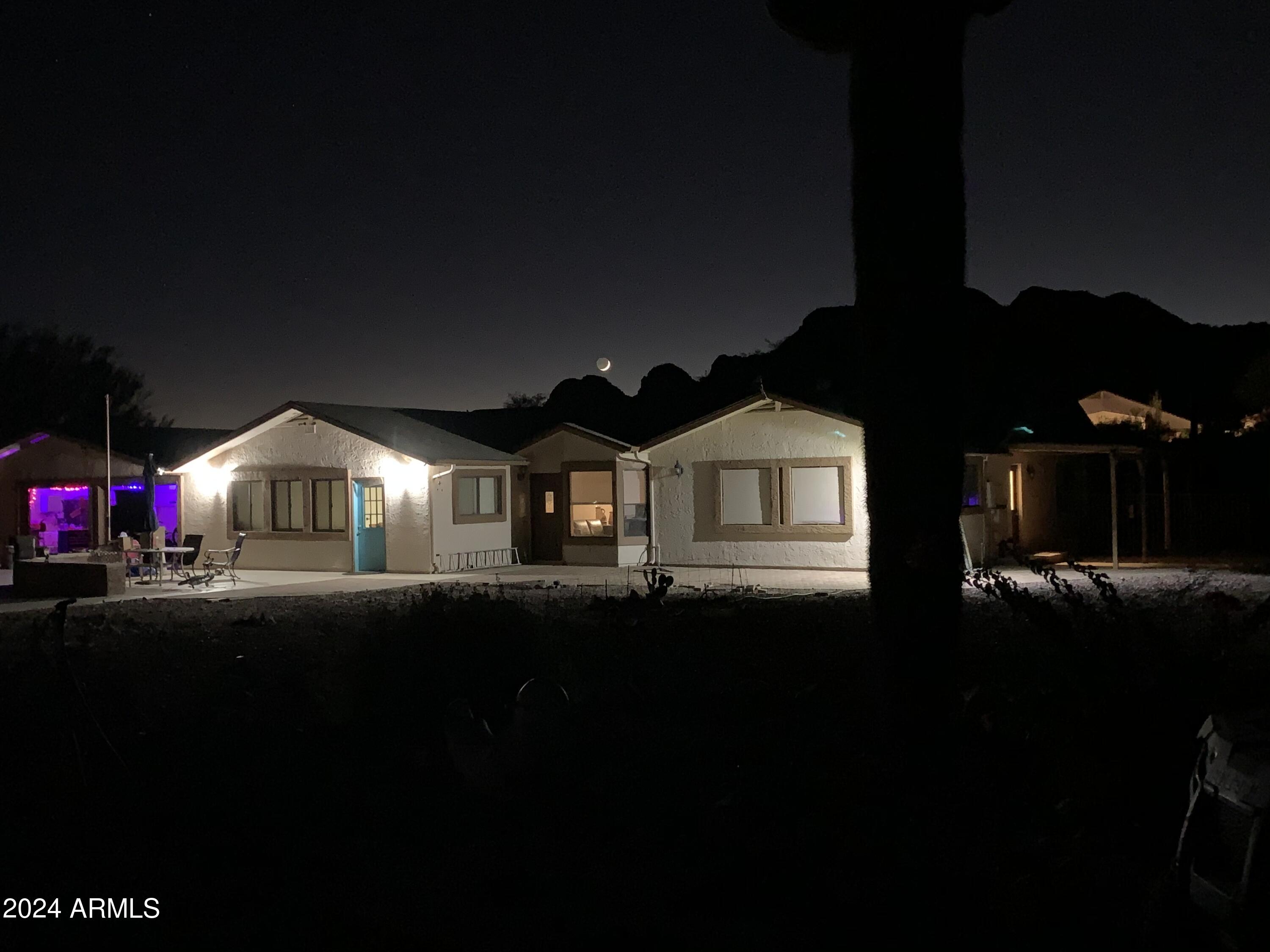 4760 South Kings Ranch Road Gold Canyon, AZ 85118 - Photo 31 of 39 Front Night