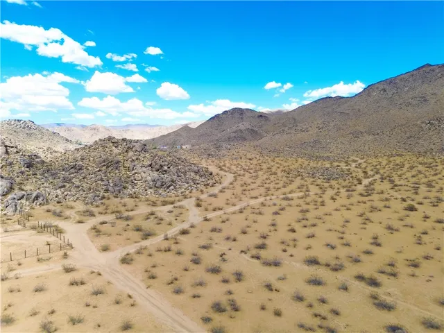 $59,999 | 9 Laguna Seca Drive, Apple Valley, CA 92307