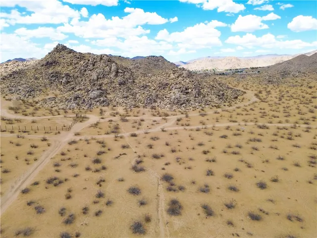 $59,999 | 9 Laguna Seca Drive, Apple Valley, CA 92307