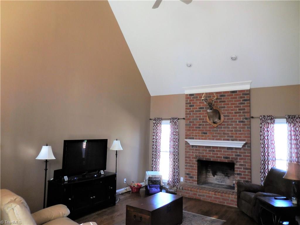 1439 Talbot Road Pleasant Garden, NC 27313 - Photo 3 of 24