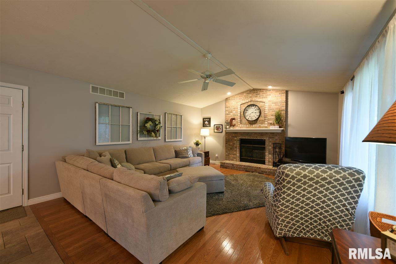 3166 Otter Lane Springfield, IL 62712 - Photo 12 of 36 Gallery Image 12