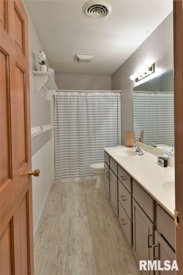 3166 Otter Lane Springfield, IL 62712 - Photo 17 of 36 Gallery Image 17
