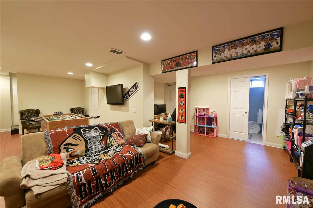 3166 Otter Lane Springfield, IL 62712 - Photo 29 of 36 Gallery Image 29