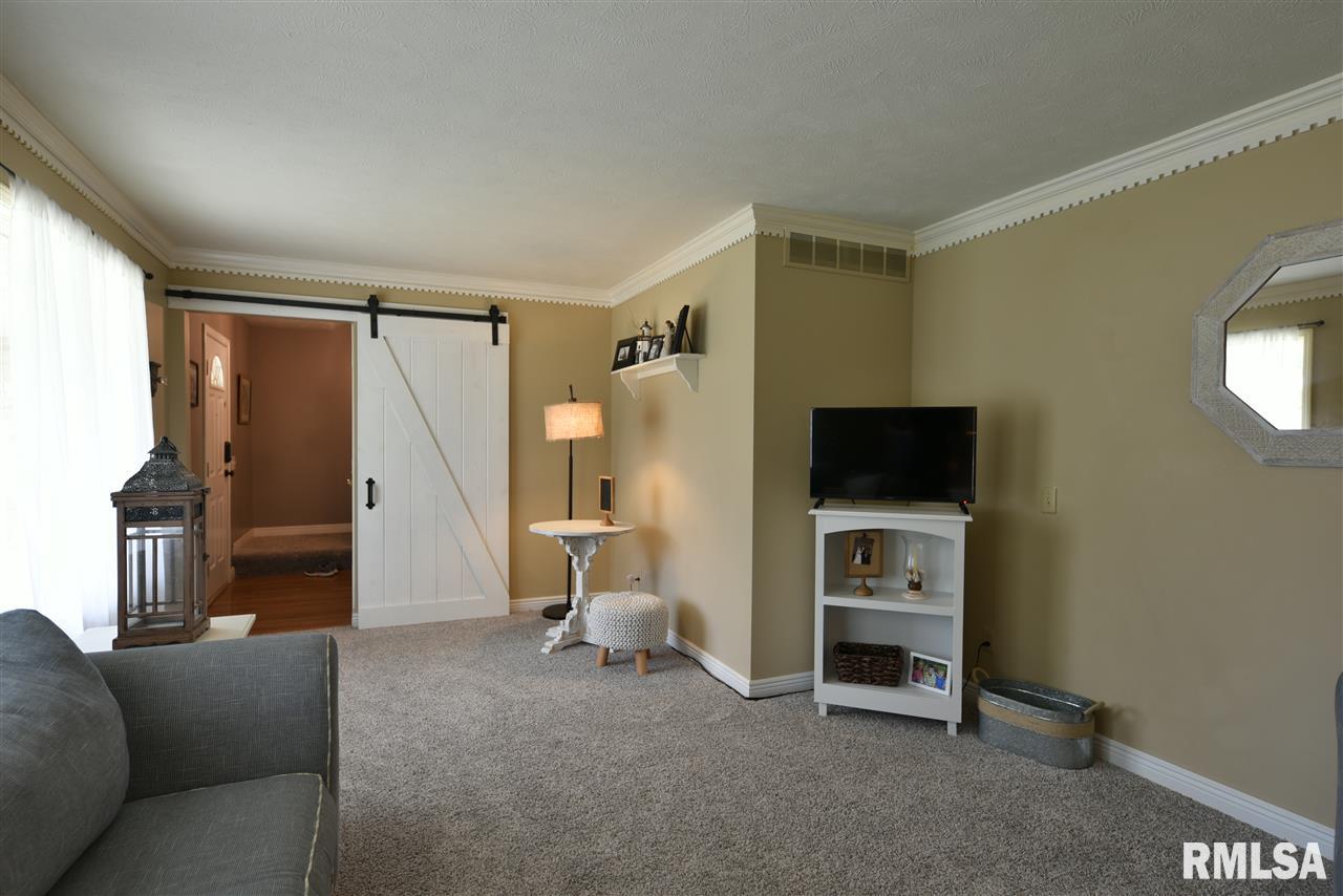 3166 Otter Lane Springfield, IL 62712 - Photo 5 of 36 Gallery Image 5