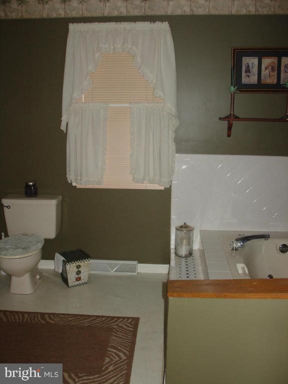 223 1/2 School House Road Lancaster, PA 17603 - Photo 7 of 7 Gallery Image 7