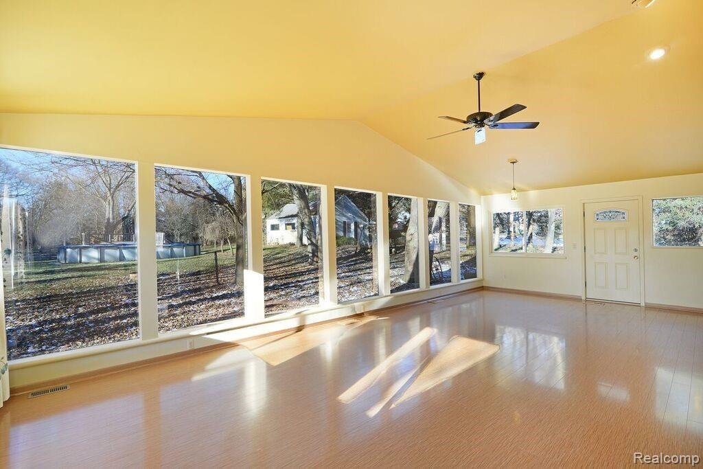 4935 Bullard Road Hartland, MI 48353 - Photo 2 of 18 2 living room.jpg