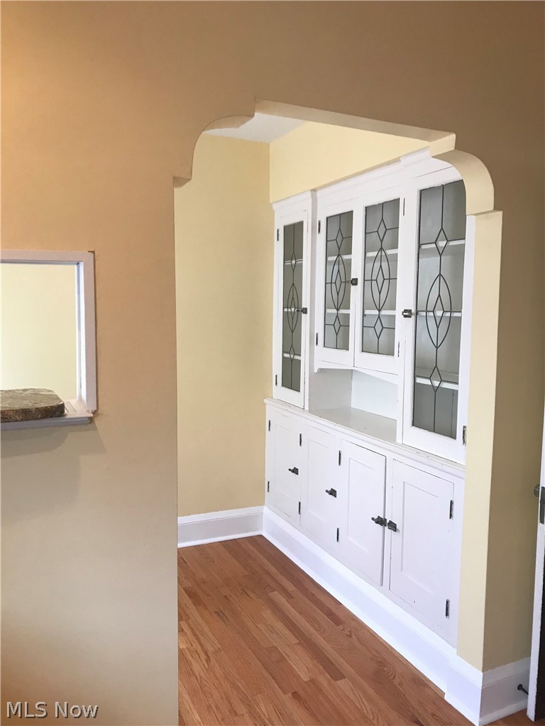 164 Grandin Road Akron, OH 44313 - Photo 9 of 26 Gorgeous original built-ins in breakfast nook