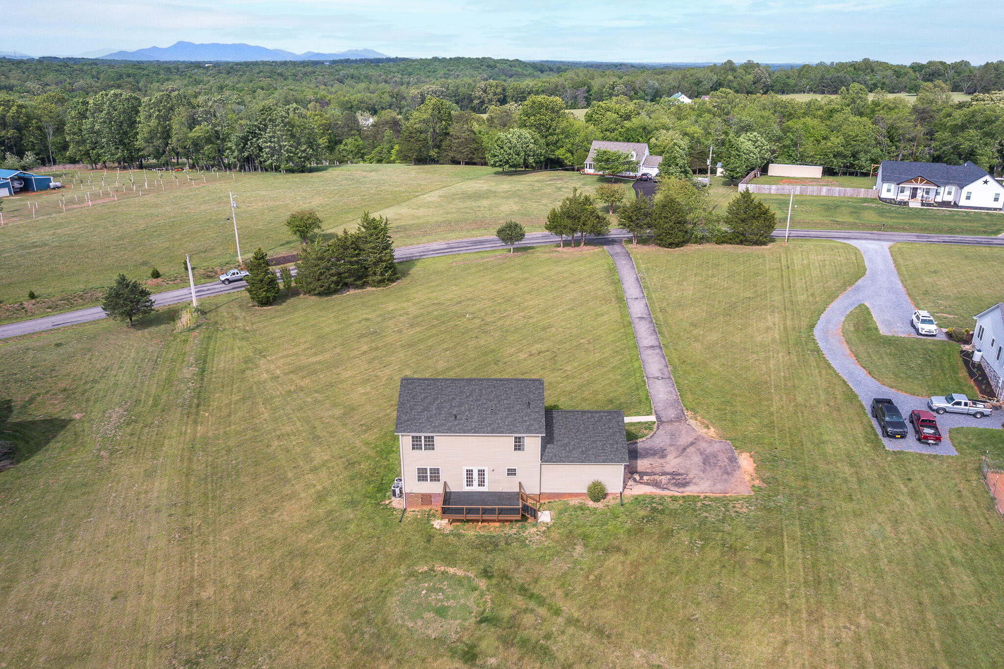 2683 Five Forks Road Bedford, VA 24523 - Photo 2 of 52 17