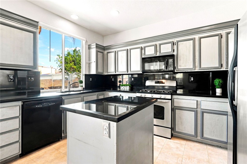 17892 Spring Hill Way Riverside, CA 92503 - Photo 16 of 46 Gallery Image 16