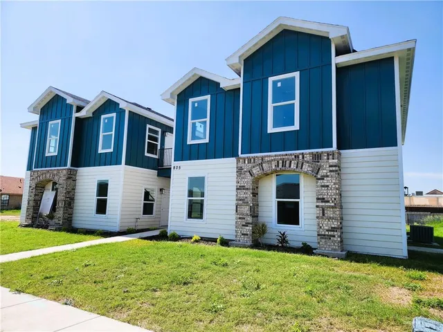 $1,100 | 805 West Los Tesoros Drive, Unit 2, Pharr, TX 78577