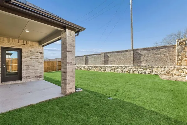 $409,990 | 7716 Kingfisher Road, Aubrey, TX 76227
